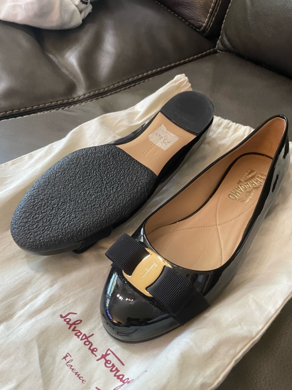 Salvatore Ferragamo Black Patent Leather Vara Bow Flats 8C